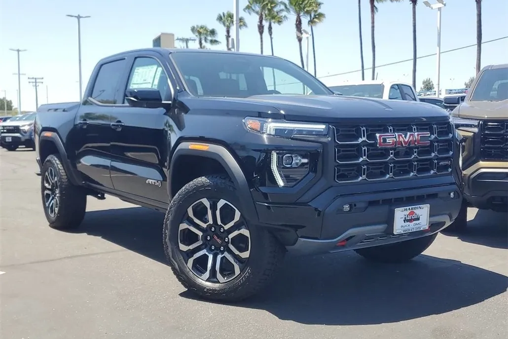 2025 Gmc Canyon AT4 photo 1