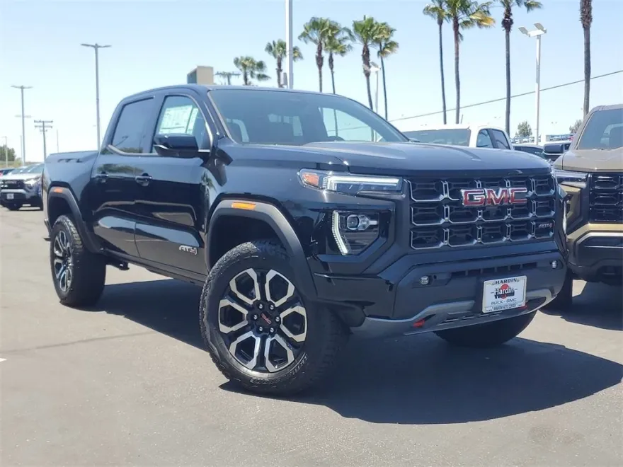 2025 Gmc Canyon AT4 photo 1