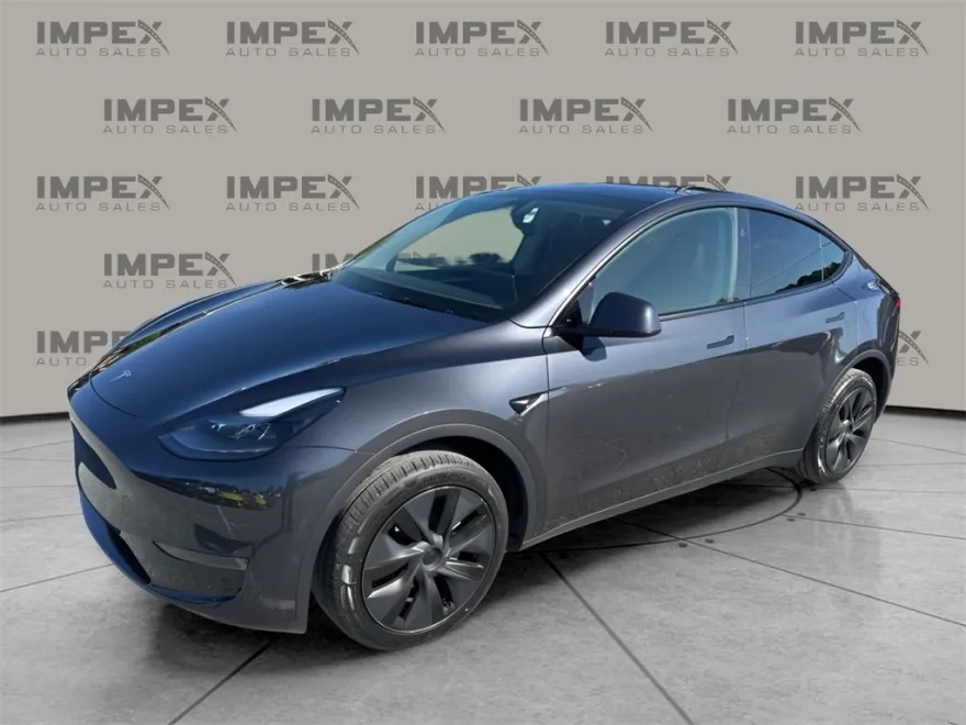 2024 Tesla Model Y Long Range photo 1