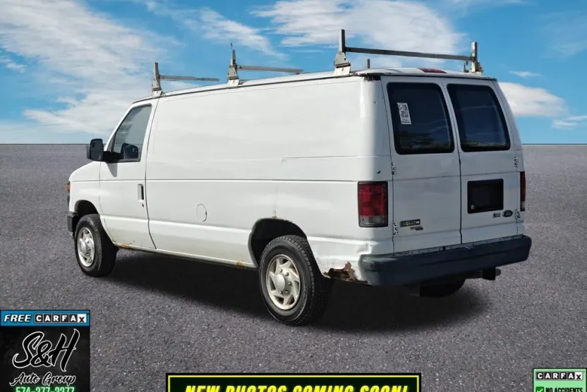 2011 Ford E-150 photo 1
