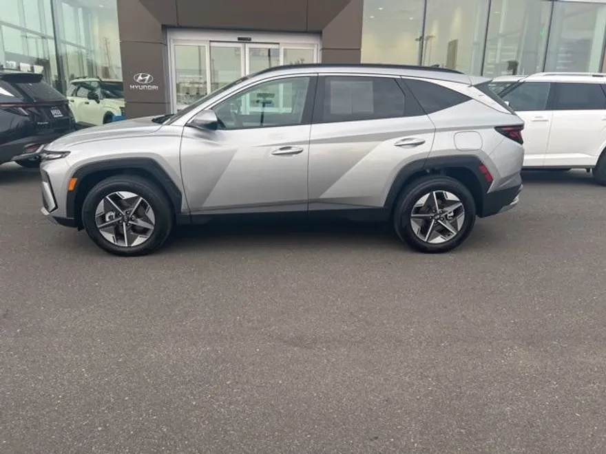 2025 Hyundai Tucson SEL photo 1
