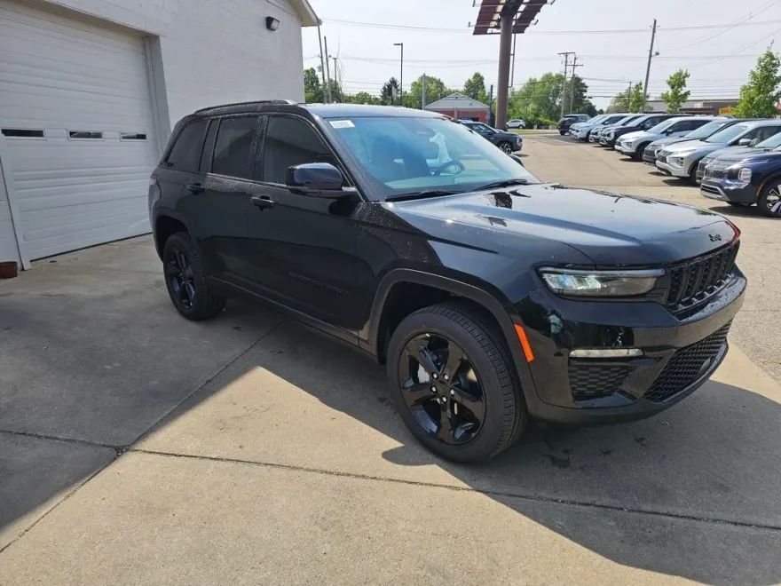 2025 Jeep Grand Cherokee Limited photo 1