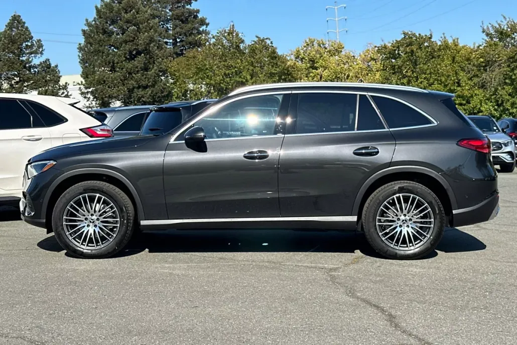 2026 Mercedes Benz GLC 300 4MATIC photo 1