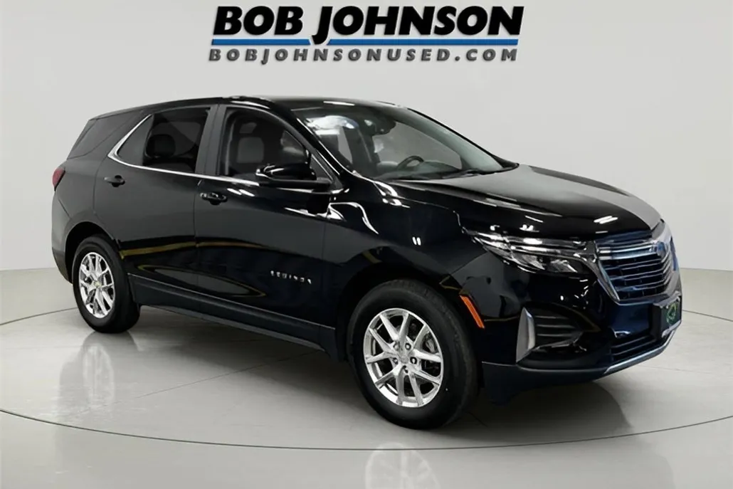 2022 Chevrolet Equinox LT photo 1