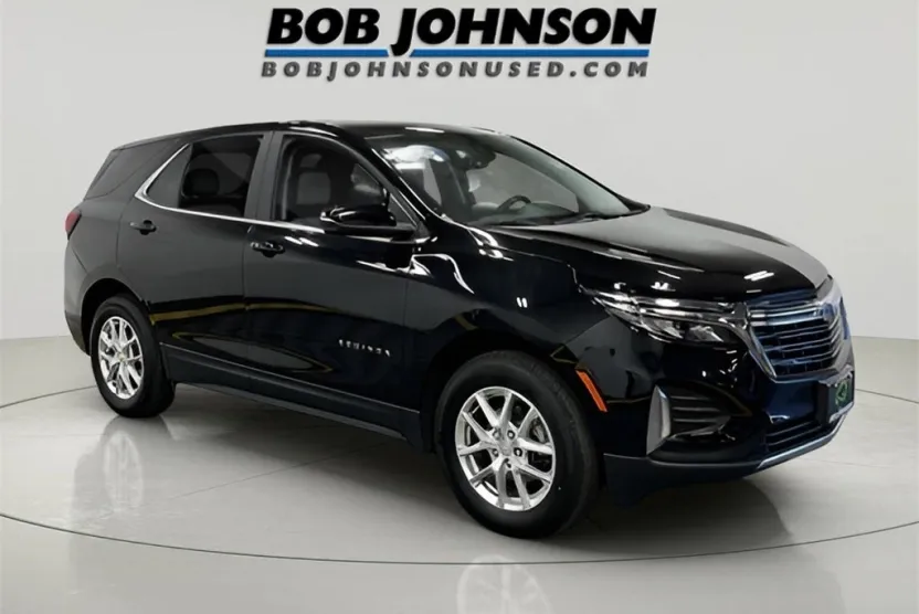 2022 Chevrolet Equinox LT photo 1