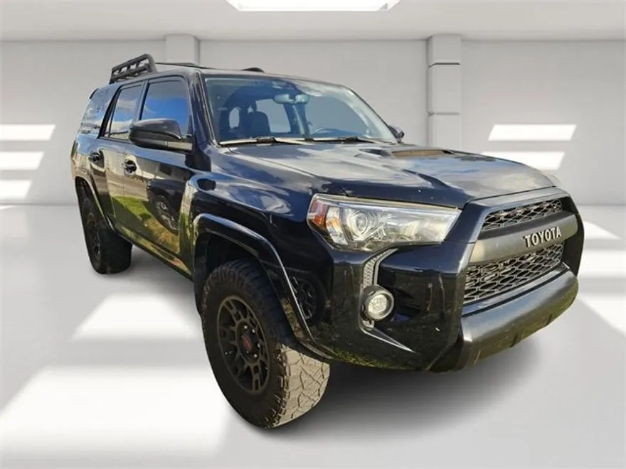 2019 Toyota 4Runner SR5 photo 1