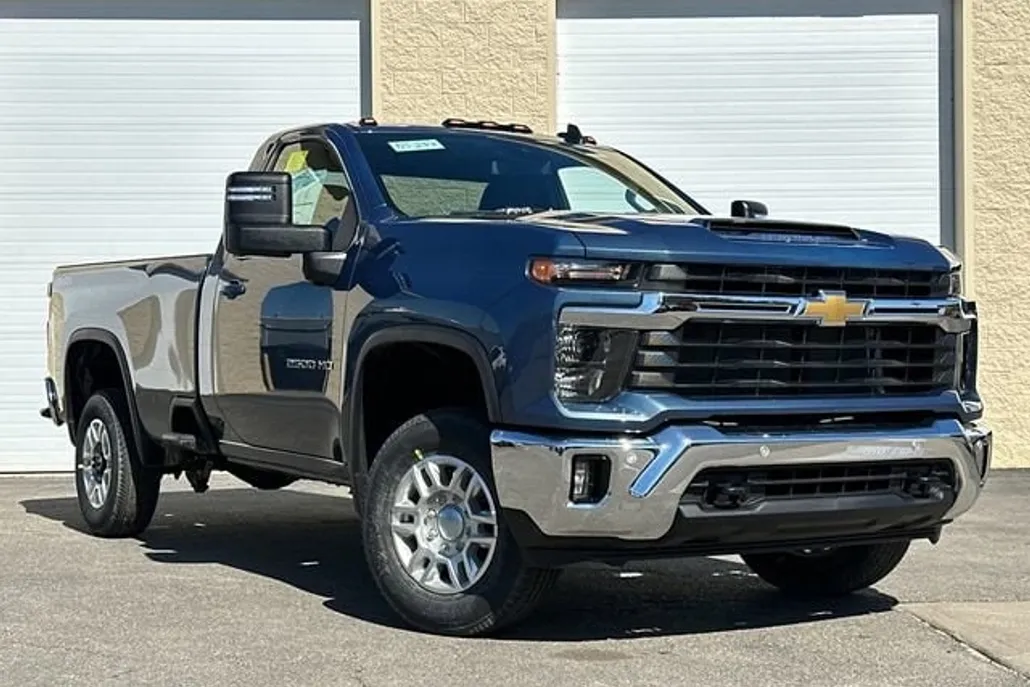 2025 Chevrolet Silverado 2500HD LT photo 1