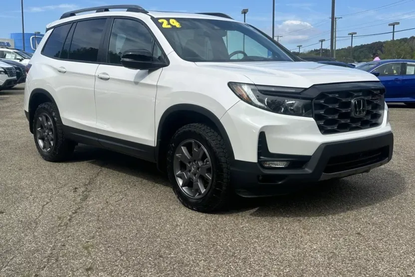 2024 Honda Passport TrailSport photo 1