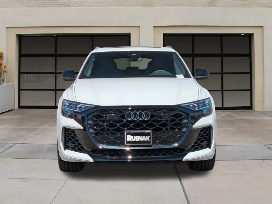 2025 Audi RS Q8 photo 1