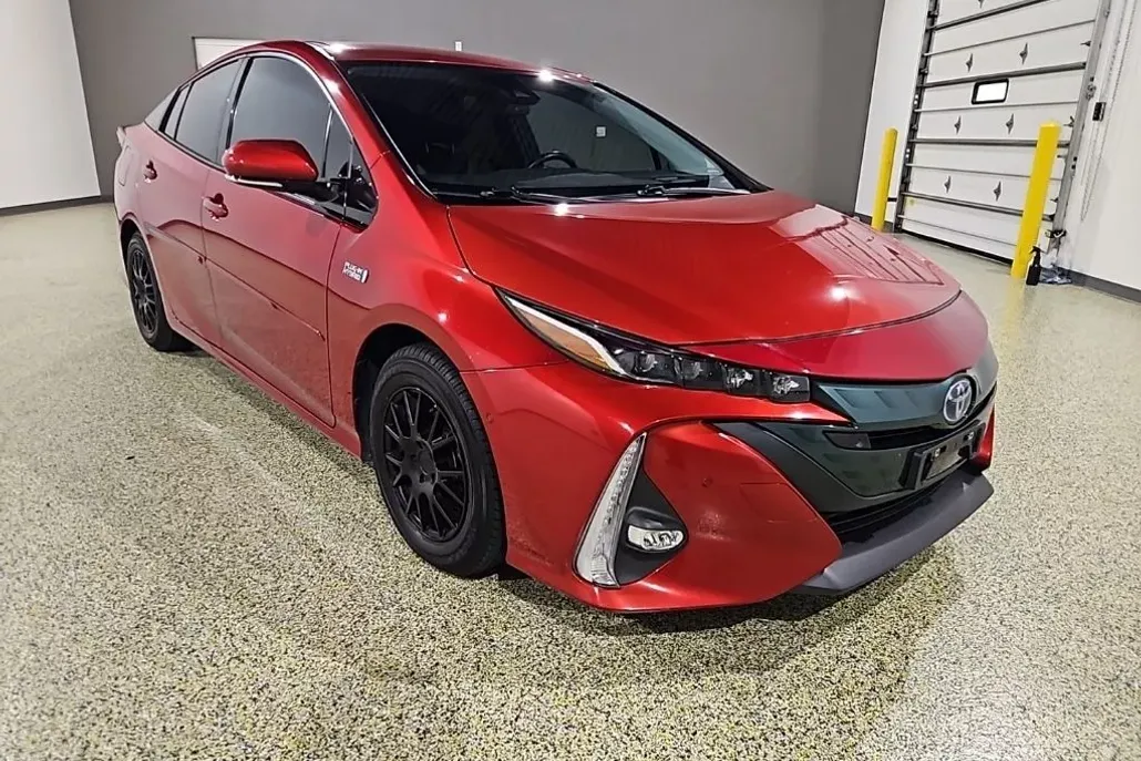 2018 Toyota Prius Prime Plus Premium Advanced photo 1