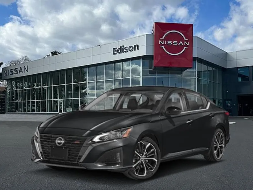 2025 Nissan Altima SR photo 1