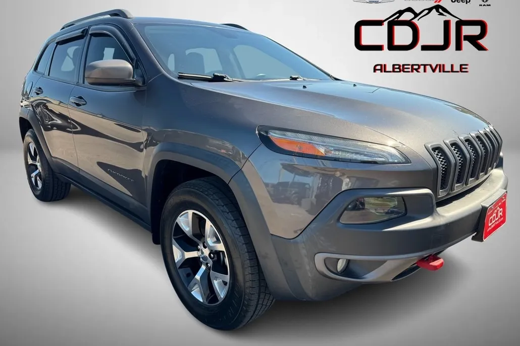 2015 Jeep Cherokee Trailhawk photo 1