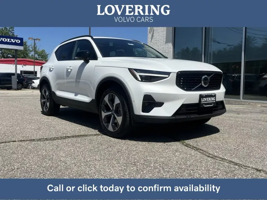 2025 Volvo XC40 Plus photo 1