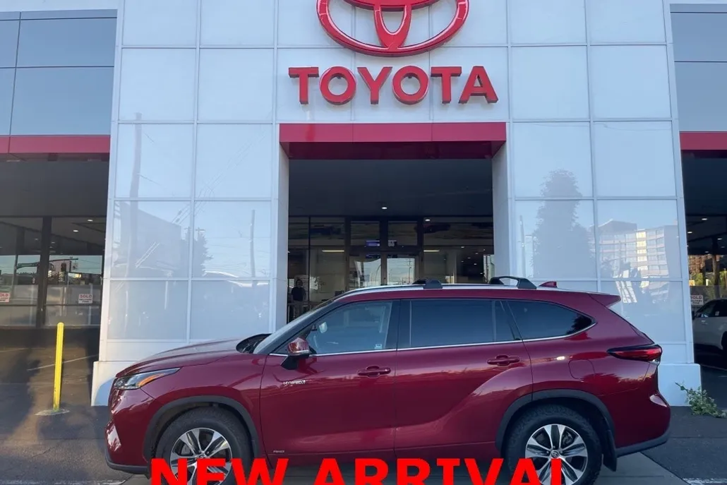 2021 Toyota Highlander Hybrid XLE photo 1