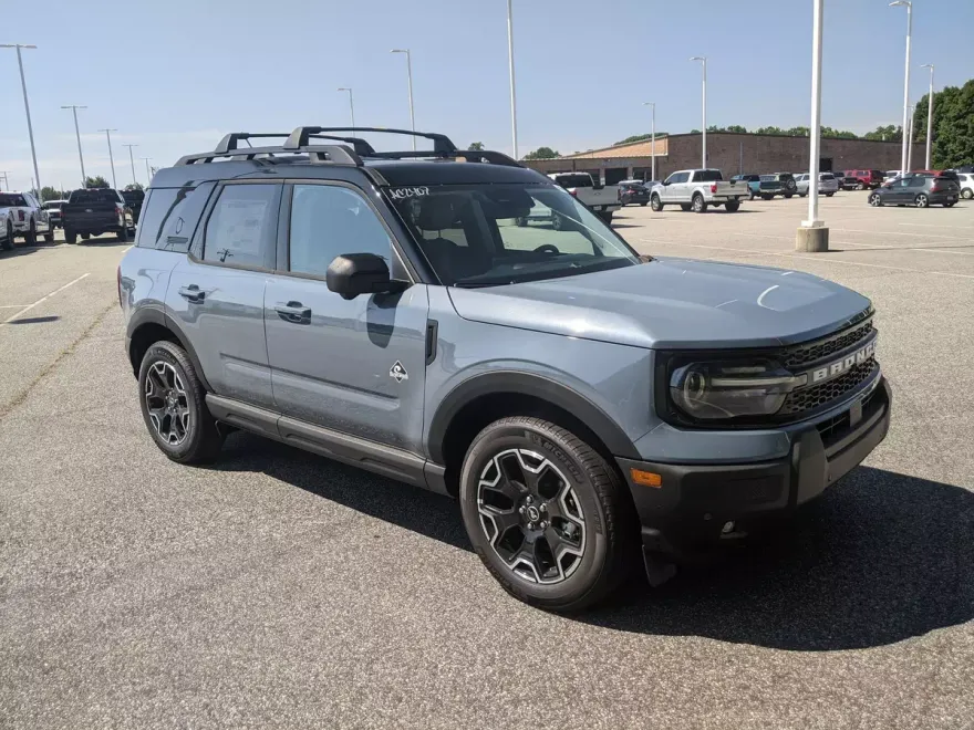 2025 Ford Bronco Sport Outer Banks photo 1
