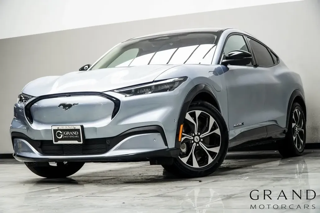 2022 Ford Mustang Mach-E Premium photo 1
