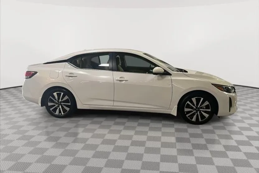 2025 Nissan Sentra SV photo 1