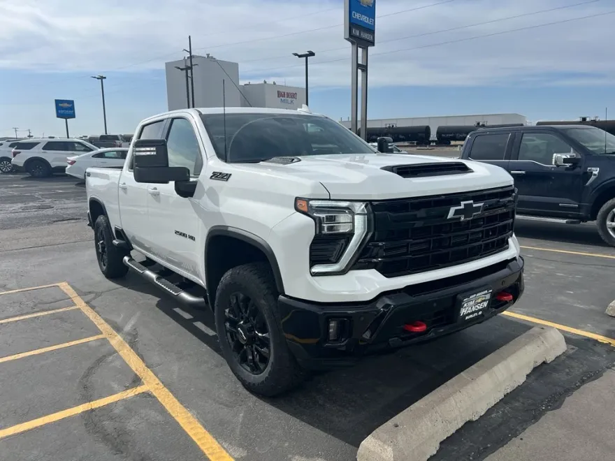 2025 Chevrolet Silverado 2500HD LTZ photo 1