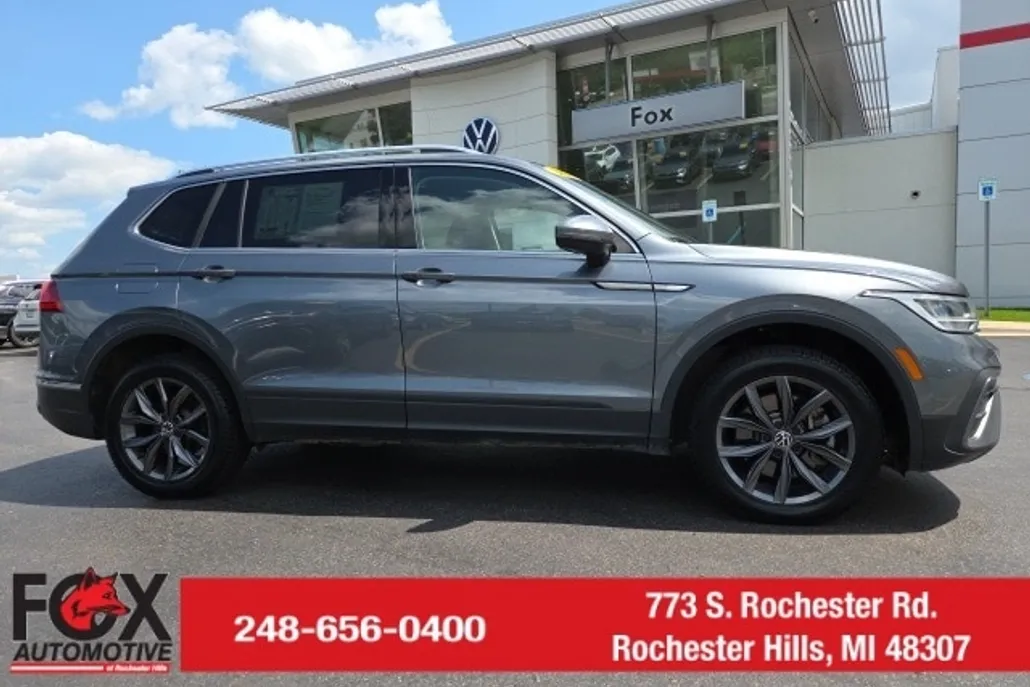 2023 Volkswagen Tiguan SE photo 1