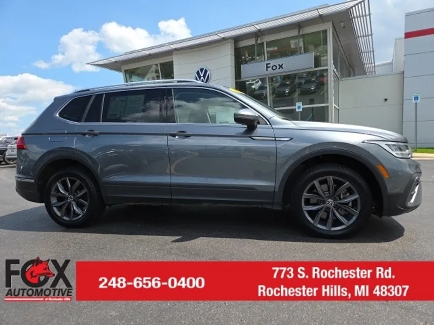 2023 Volkswagen Tiguan SE photo 1