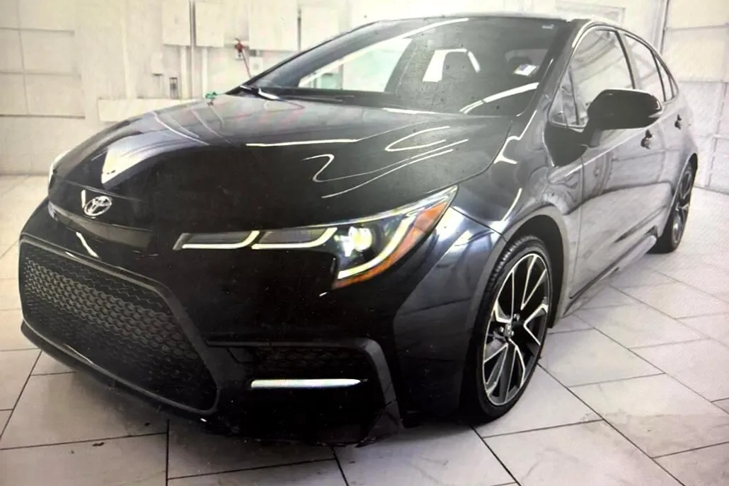 2022 Toyota Corolla SE photo 1