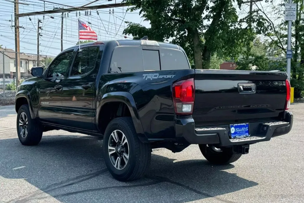 2019 Toyota Tacoma Double Cab Limited photo 1