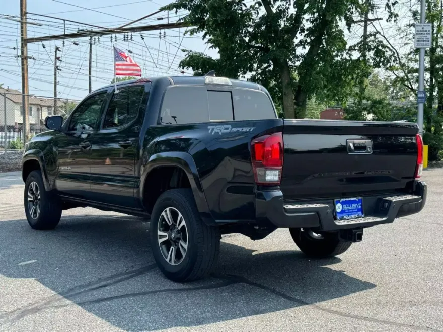 2019 Toyota Tacoma Double Cab Limited photo 1