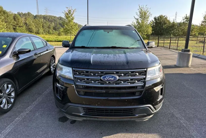 2018 Ford Explorer XLT photo 1
