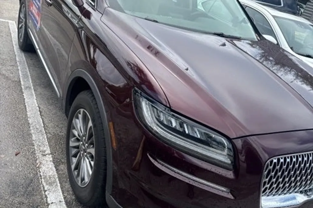 2023 Lincoln Nautilus Standard photo 1
