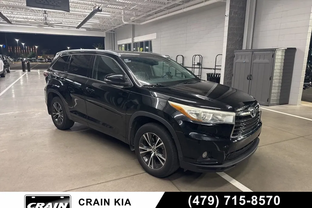 2016 Toyota Highlander XLE photo 1