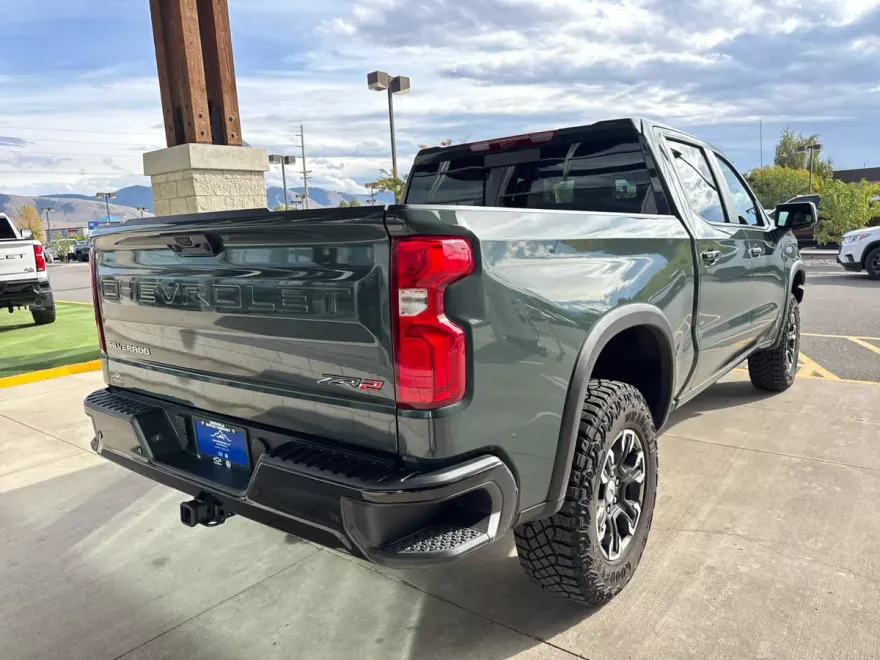 2025 Chevrolet Silverado 1500 ZR2 photo 1