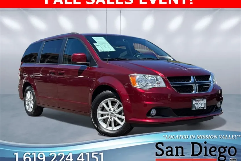 2020 Dodge Grand Caravan SXT photo 1