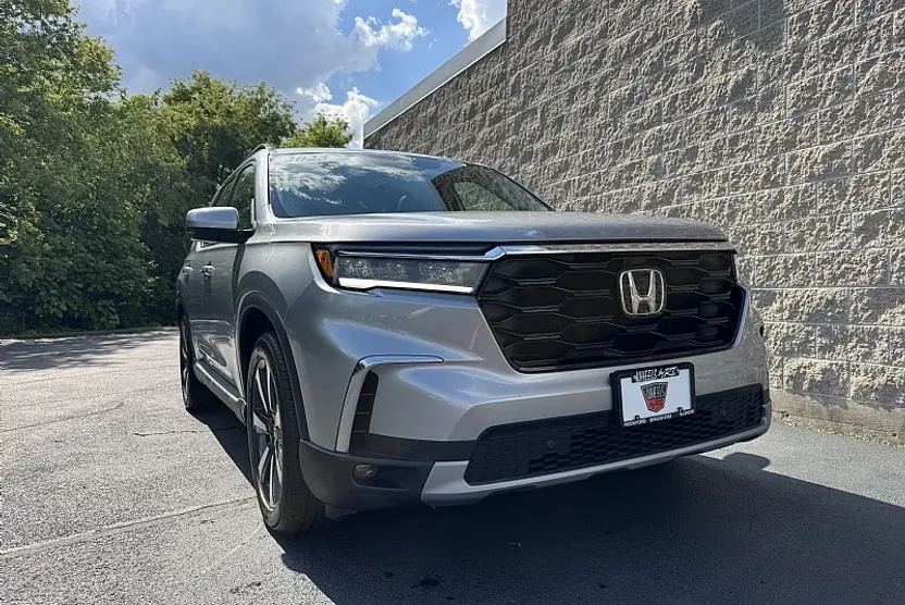 2023 Honda Pilot photo 1