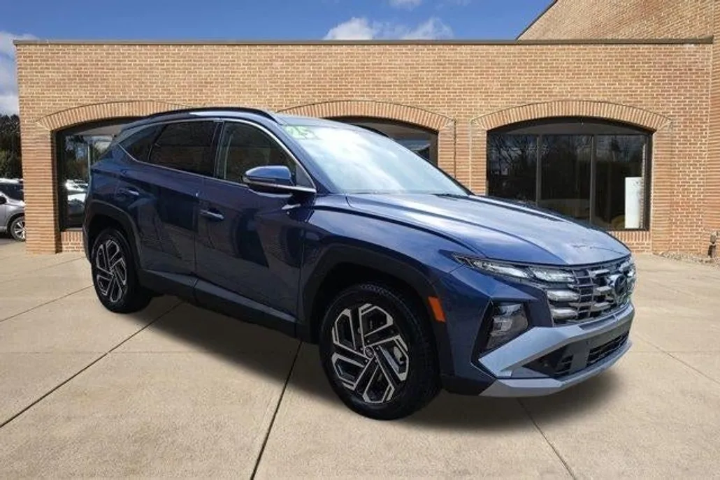 2025 Hyundai Tucson Limited photo 1