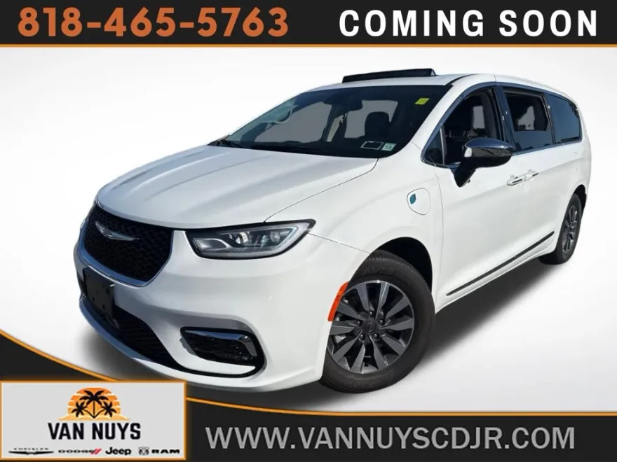 2023 Chrysler Pacifica Hybrid Limited photo 1