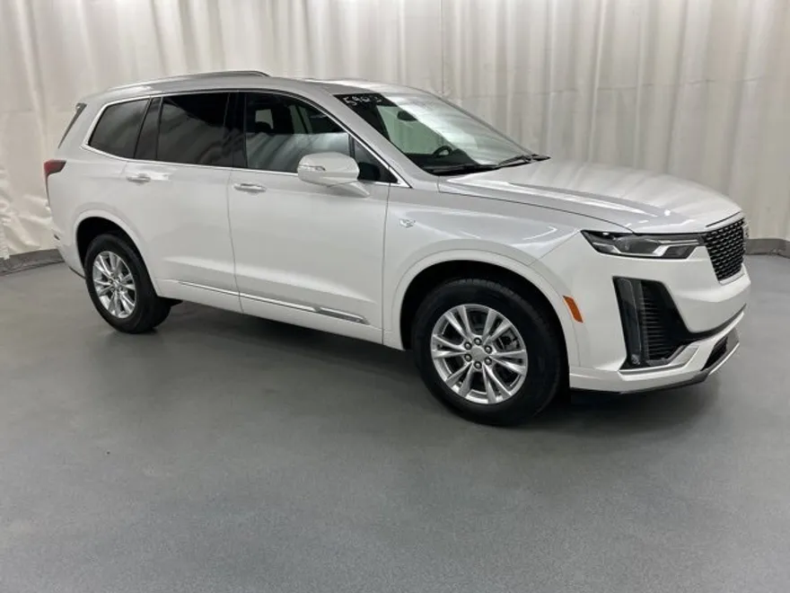 2025 Cadillac XT6 Luxury photo 1