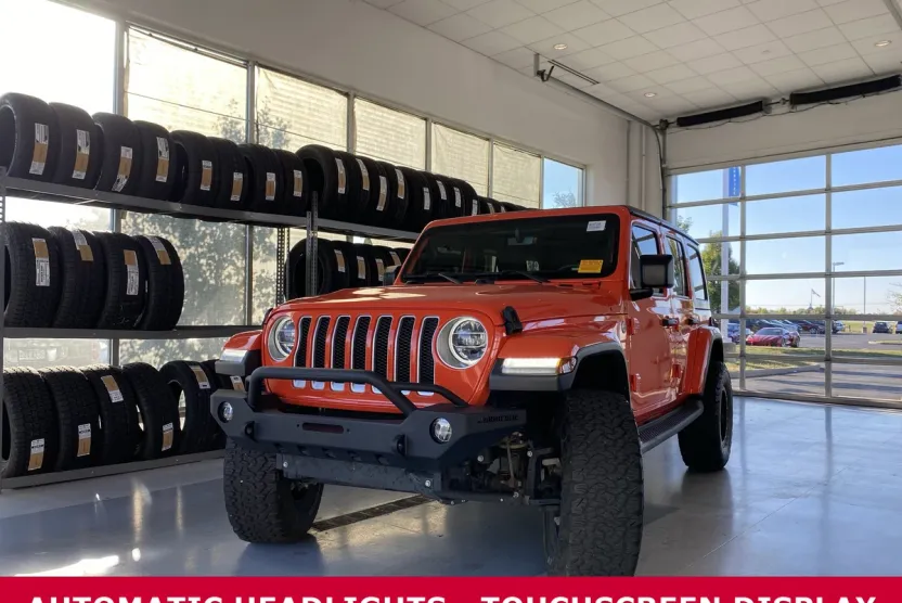 2019 Jeep Wrangler Unlimited Sahara photo 1