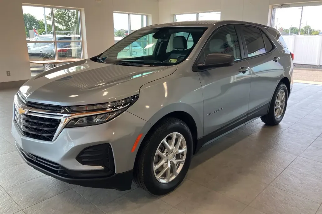 2024 Chevrolet Equinox LS photo 1