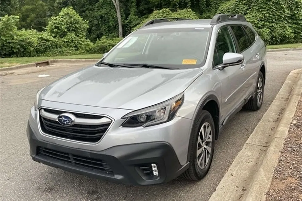2022 Subaru Outback Premium photo 1