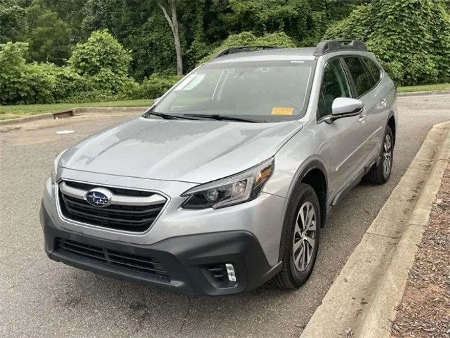 2022 Subaru Outback Premium photo 1