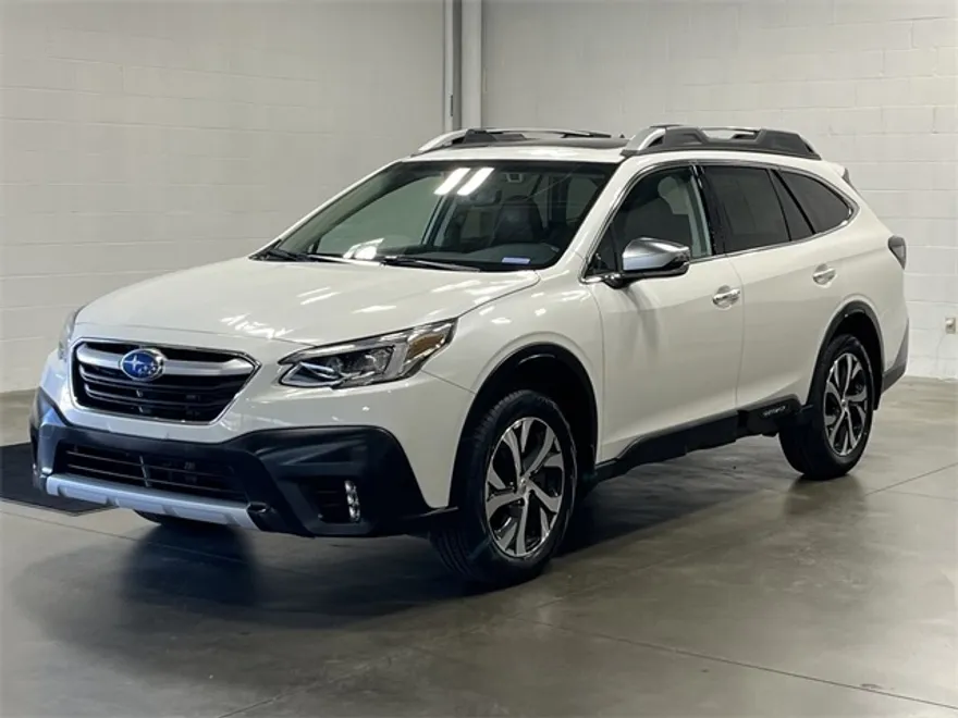 2022 Subaru Outback Touring XT photo 1
