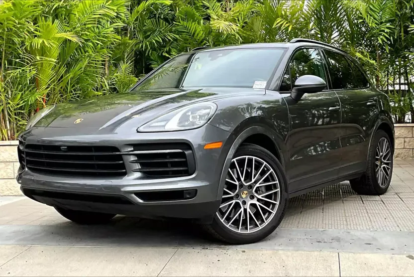 2021 Porsche Cayenne S photo 1