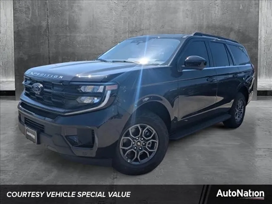2025 Ford Expedition photo 1