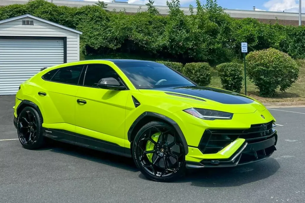 2024 Lamborghini Urus Performante photo 1