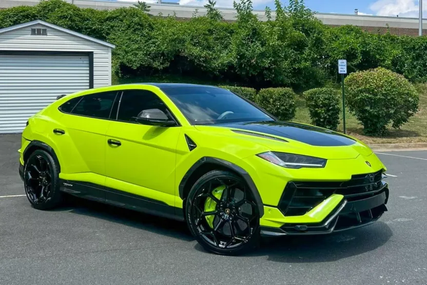 2024 Lamborghini Urus Performante photo 1
