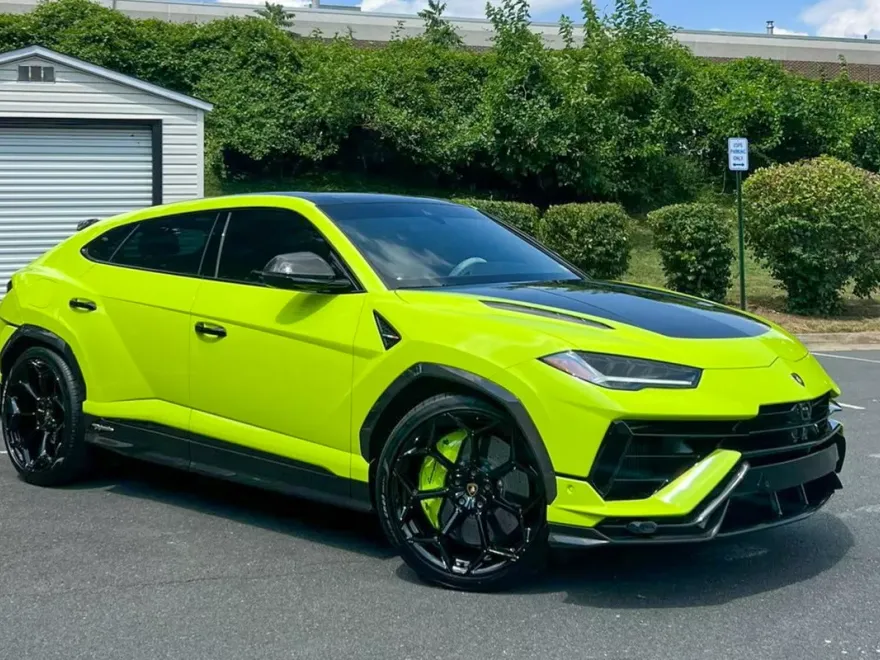 2024 Lamborghini Urus Performante photo 1