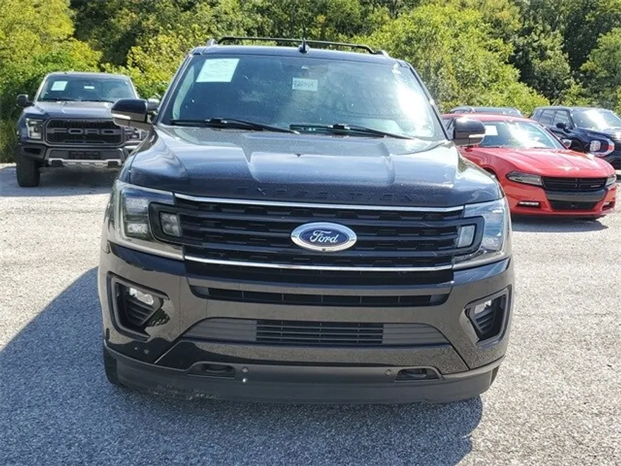 2022 Ford Expedition Limited photo 1