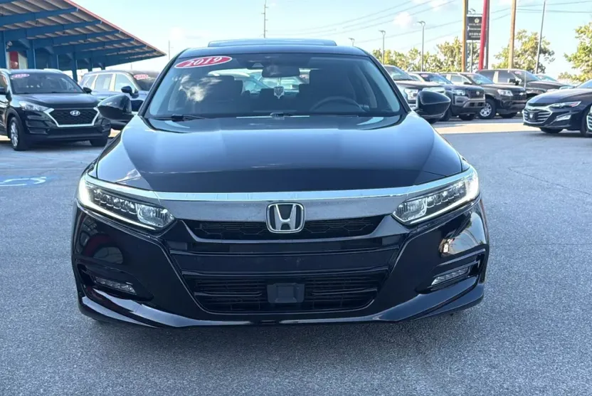 2019 Honda Accord EX photo 1