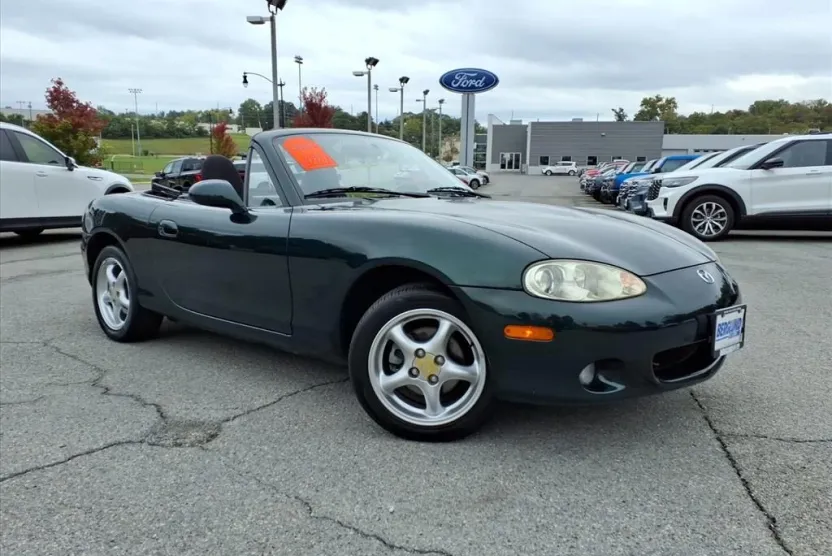2002 Mazda MX-5 Miata Miata Base photo 1
