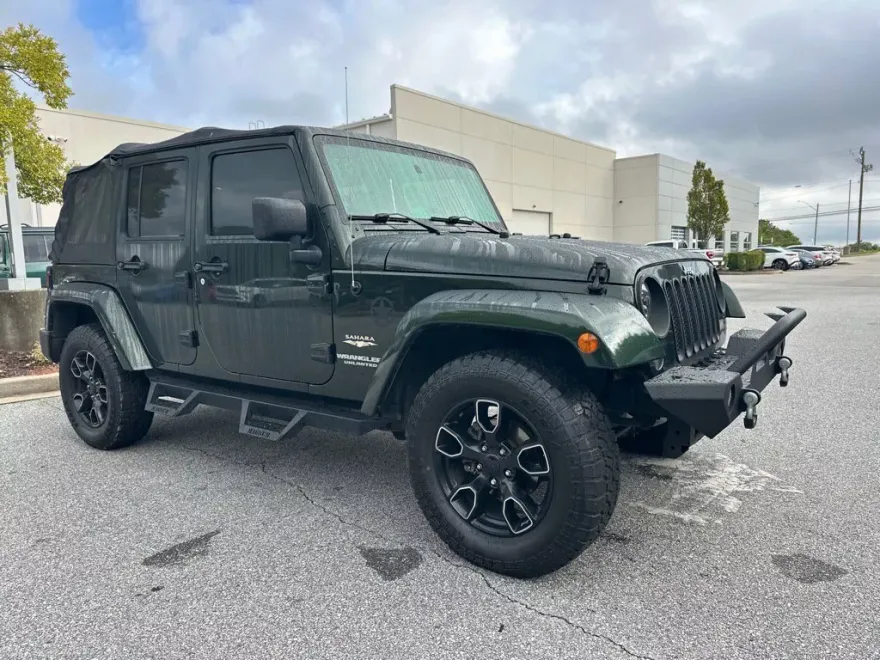 2011 Jeep Wrangler Unlimited Sahara photo 1
